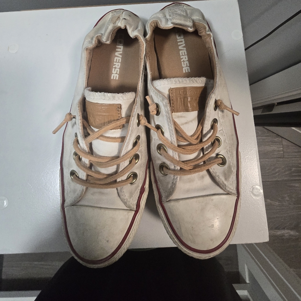 Sz7 white slip on converse
